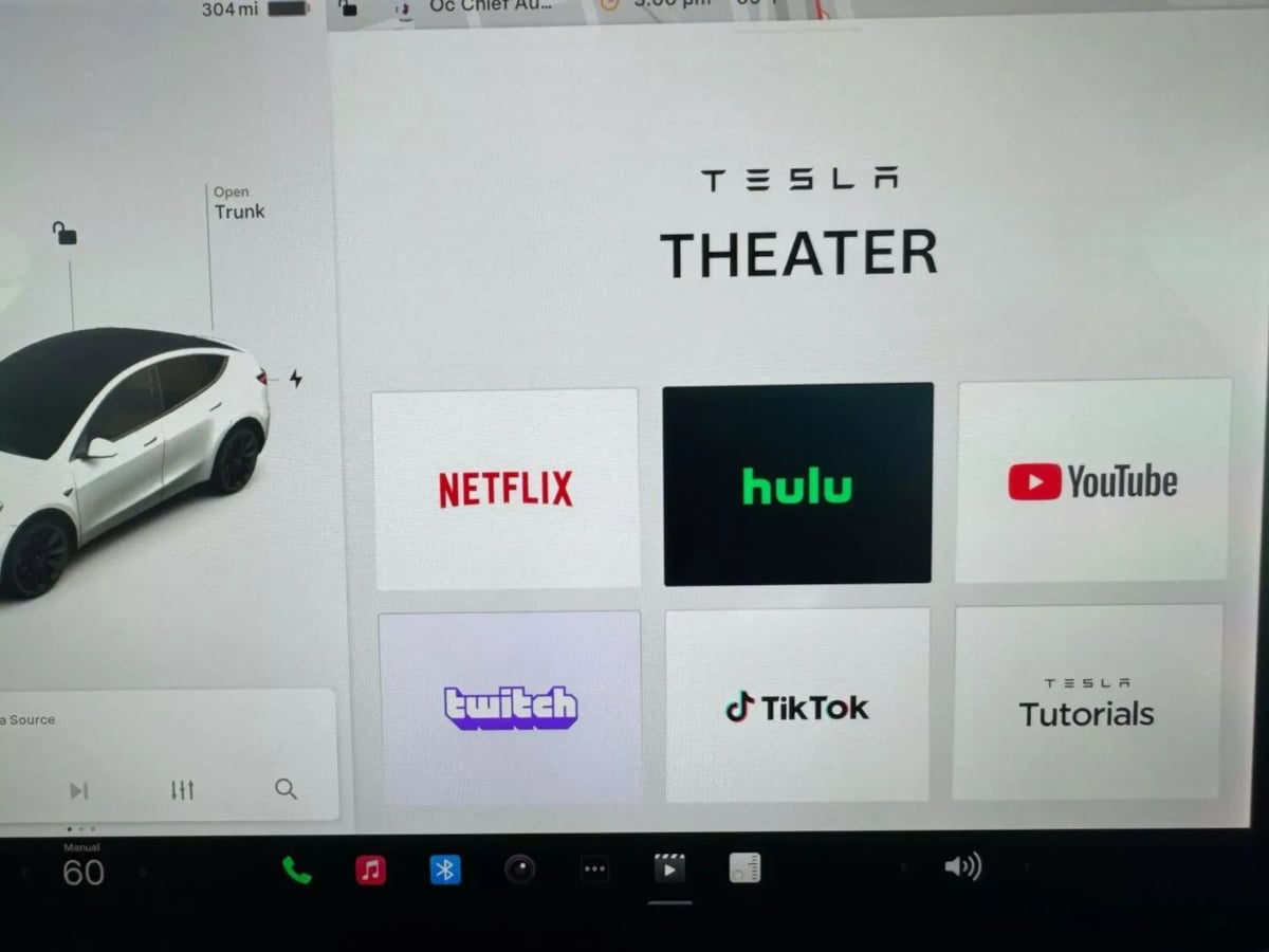 2022 Tesla Model Y Long Range photo 16