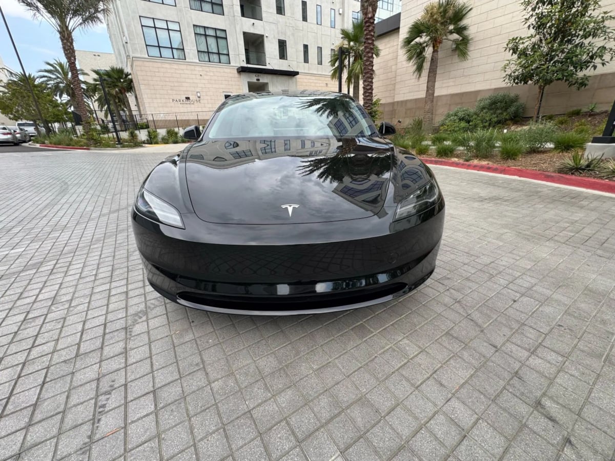 2024 Tesla Model 3 Long Range photo 2