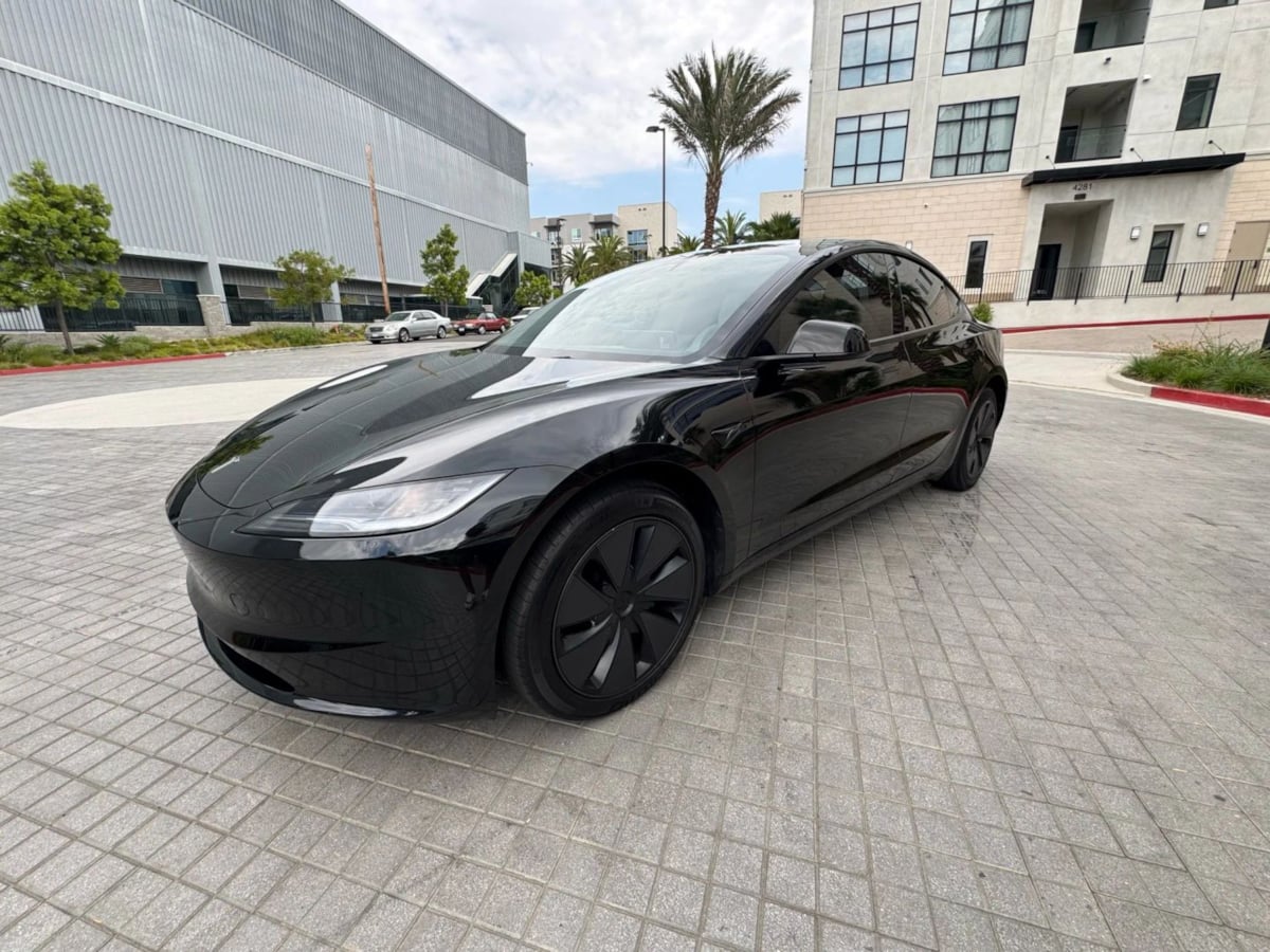 2024 Tesla Model 3 Long Range photo 3