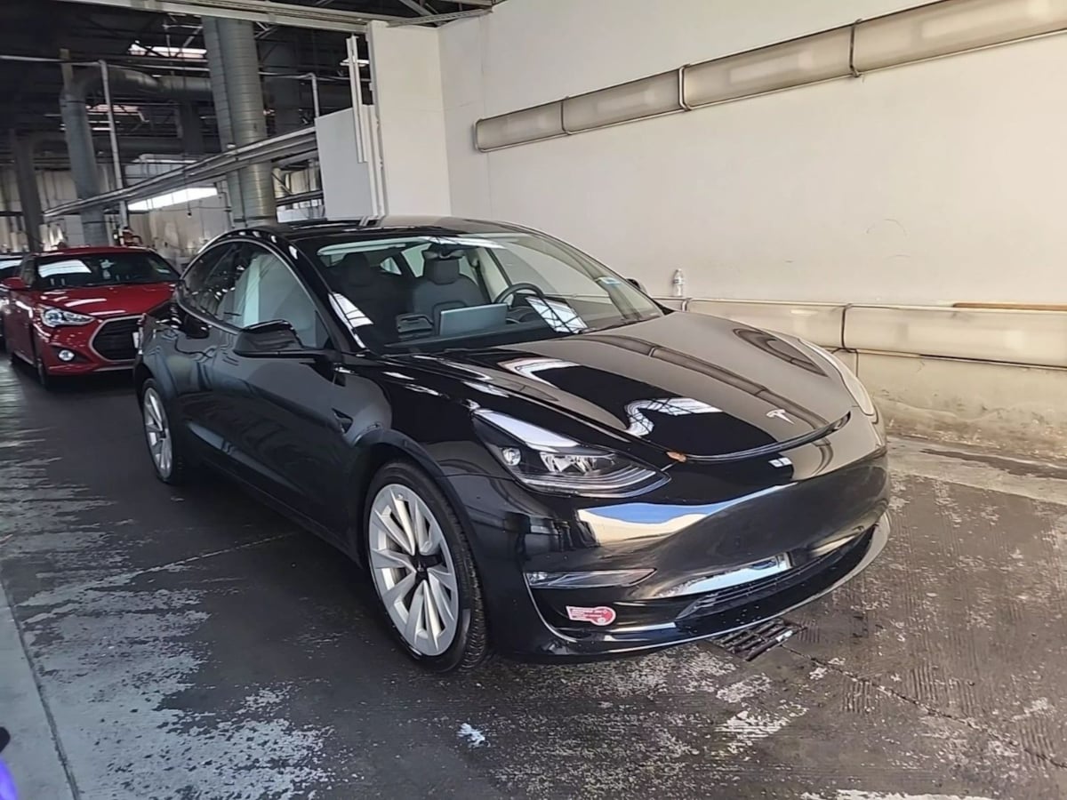 2023 Tesla Model 3 Long Range photo 6