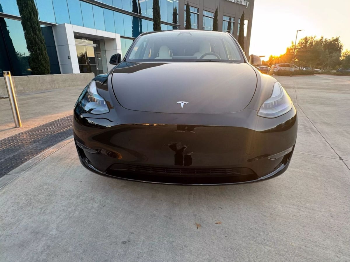 2022 Tesla Model Y Long Range photo 2