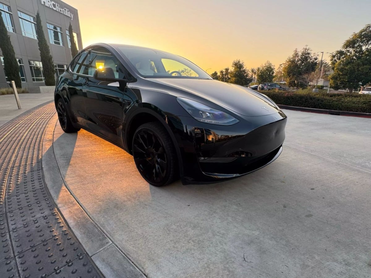 2022 Tesla Model Y Long Range photo 3