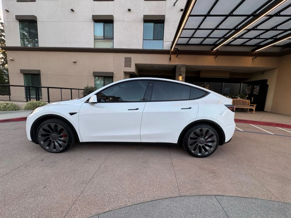 2022 Tesla Model Y Performance photo 8