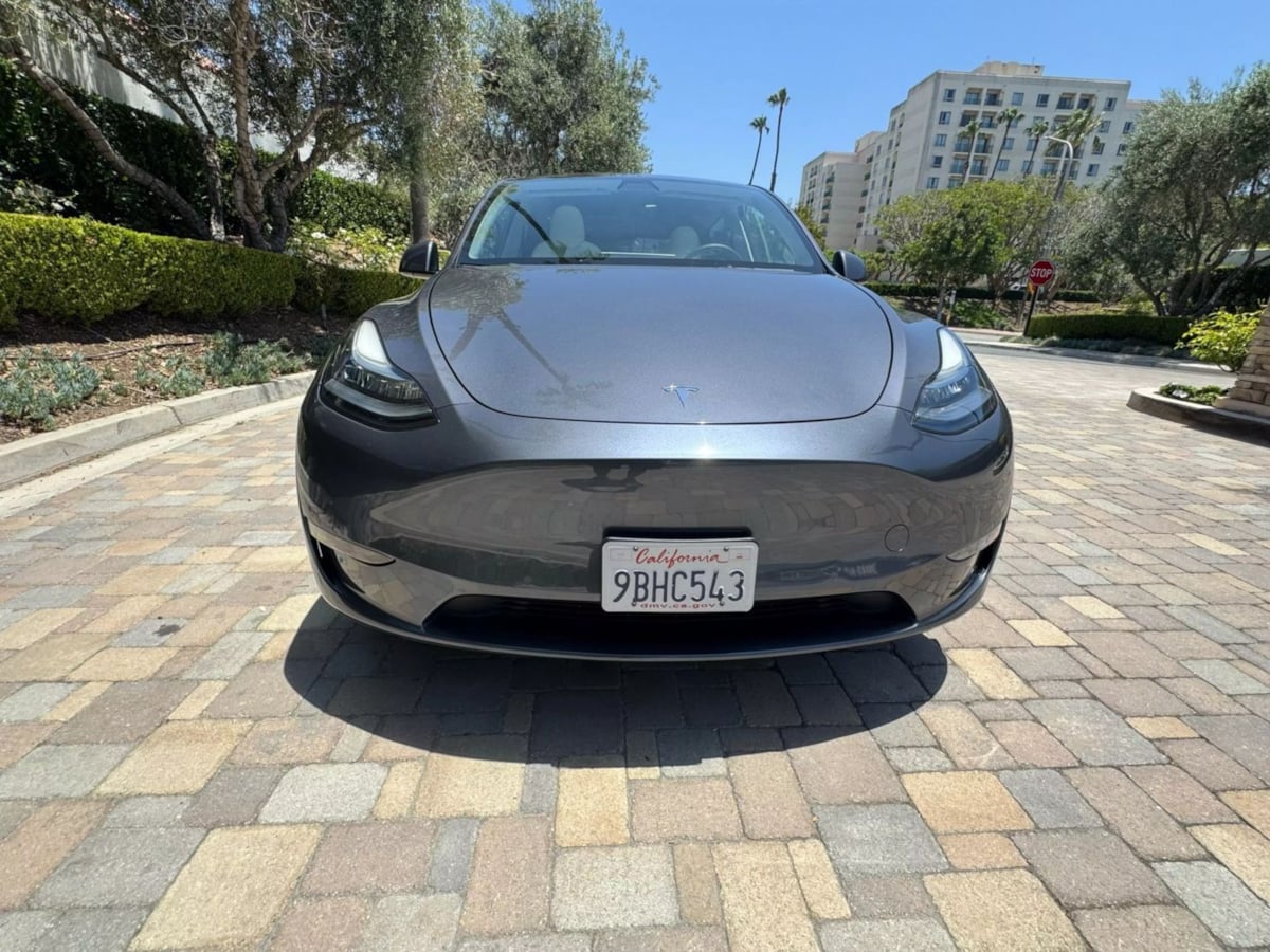 2022 Tesla Model Y Long Range photo 2