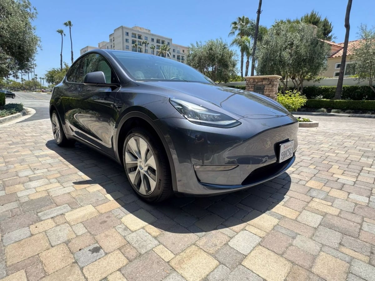 2022 Tesla Model Y Long Range photo 3