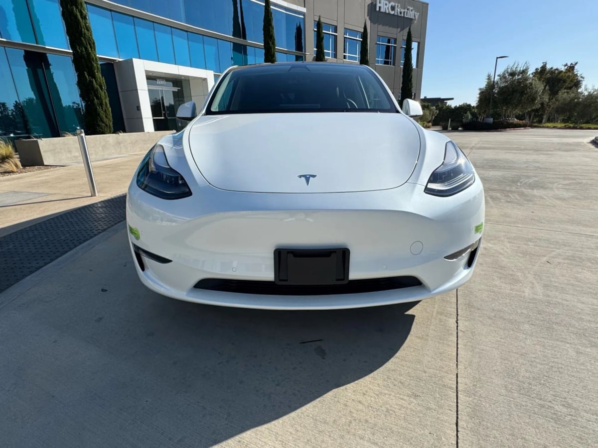 2022 Tesla Model Y Long Range photo 2