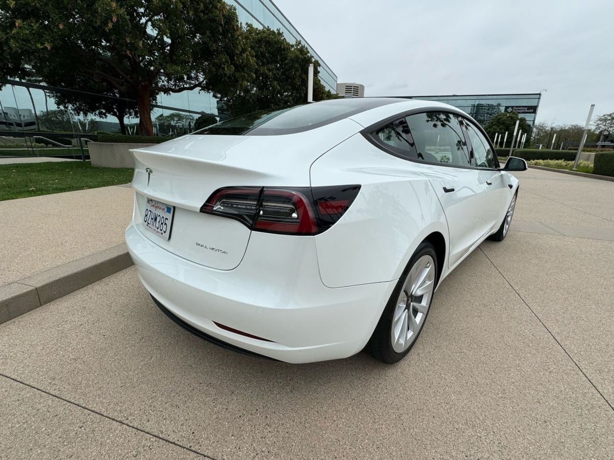 2022 Tesla Model 3 photo 4