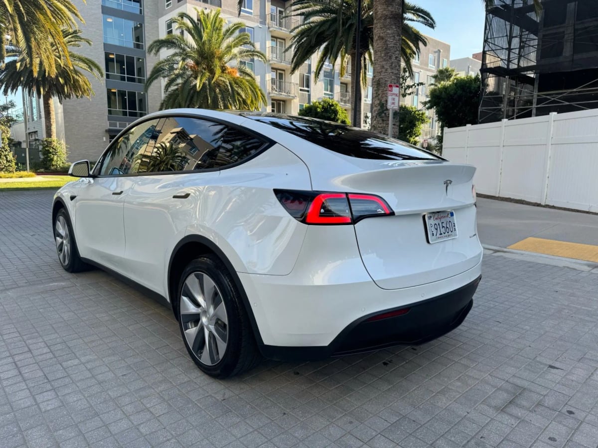 2022 Tesla Model Y Long Range photo 4