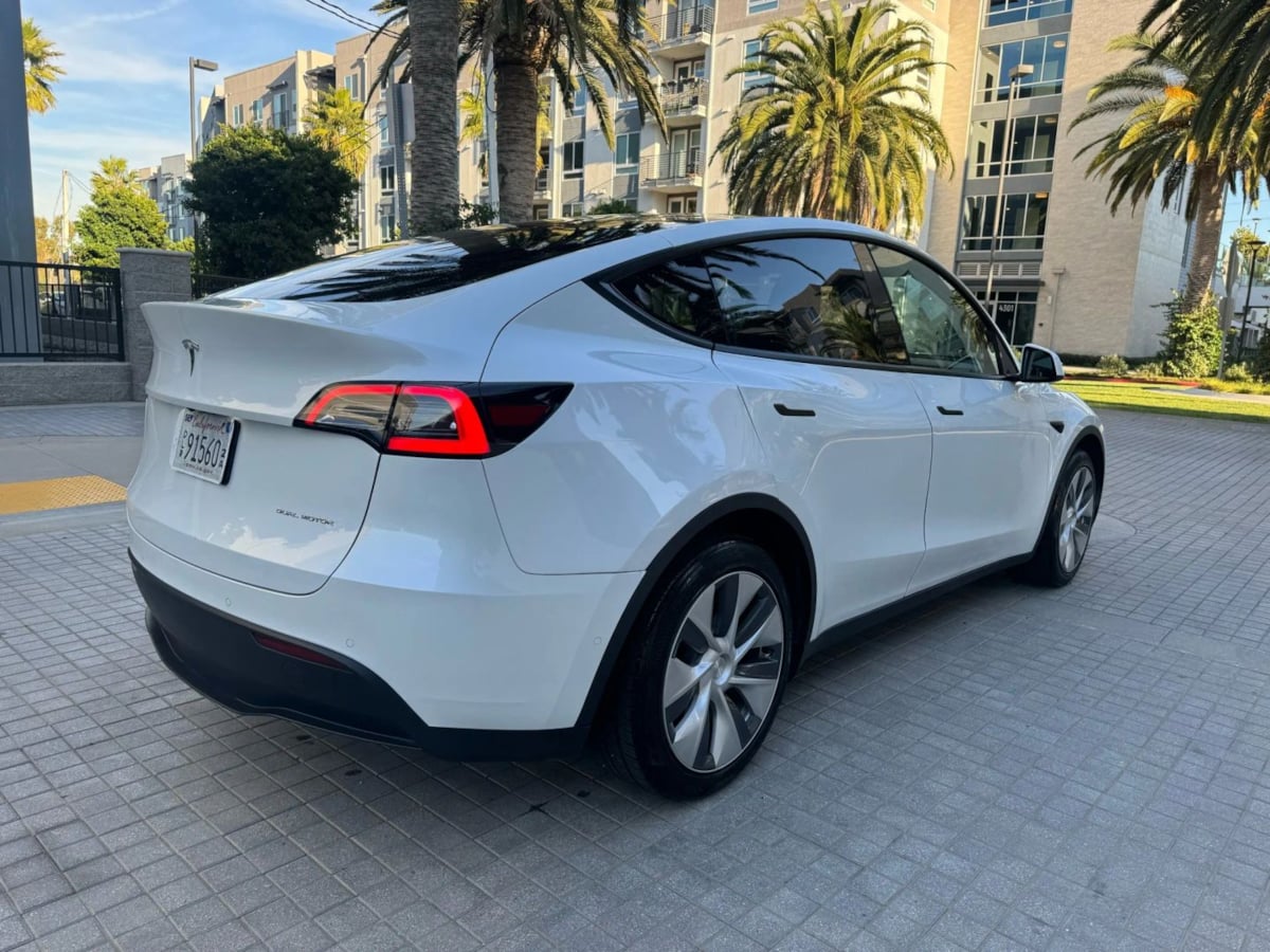 2022 Tesla Model Y Long Range photo 6