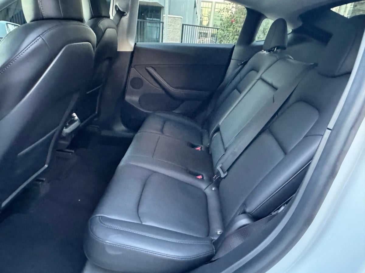 2022 Tesla Model Y Long Range photo 11