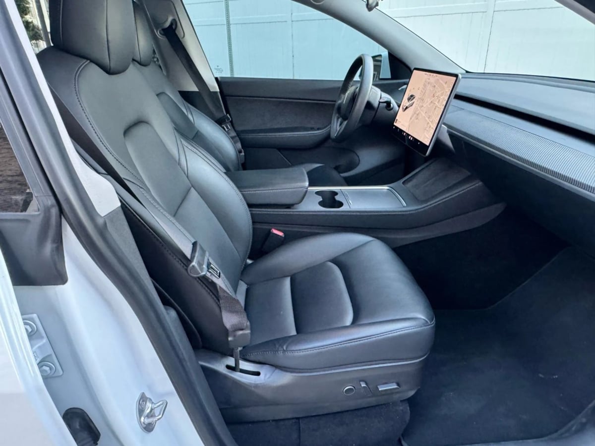 2022 Tesla Model Y Long Range photo 13