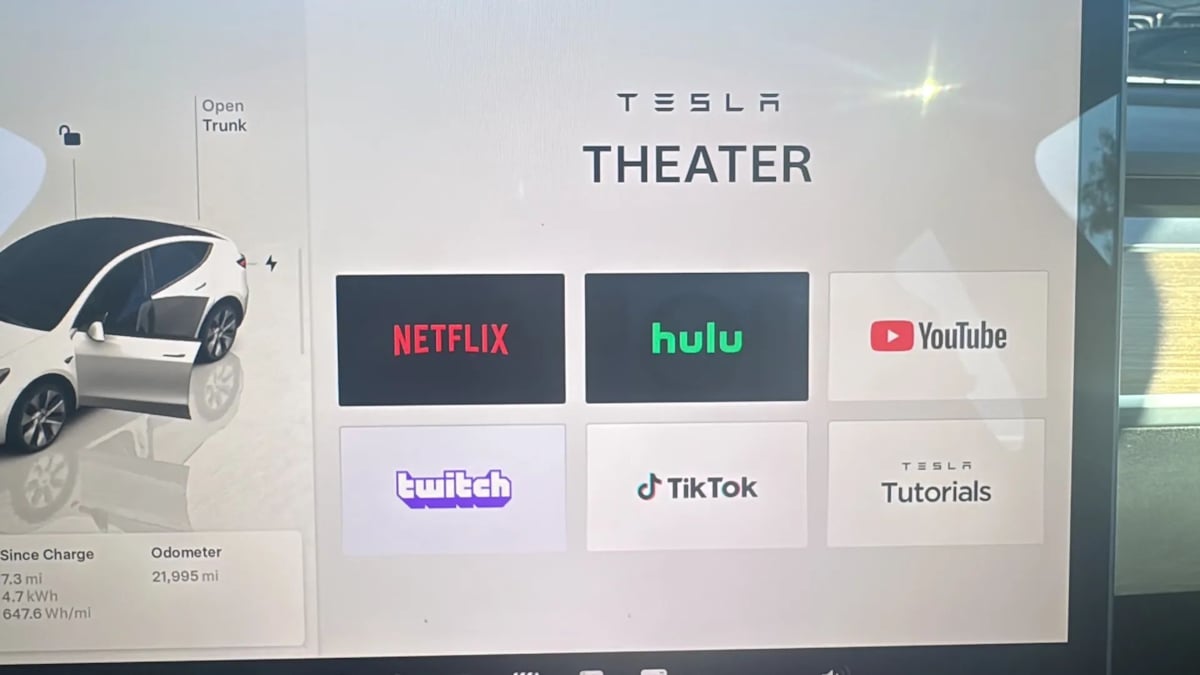 2022 Tesla Model Y Long Range photo 17