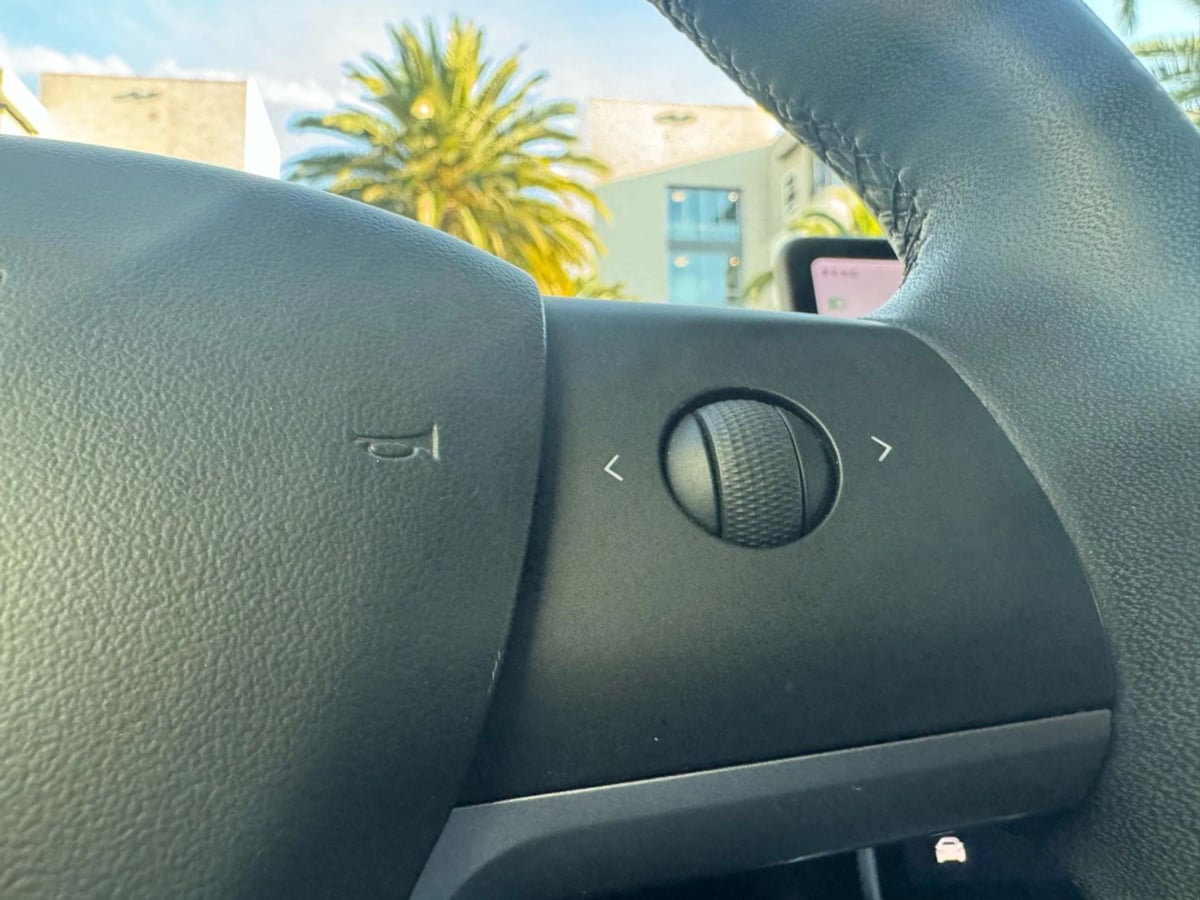 2022 Tesla Model Y Long Range photo 27