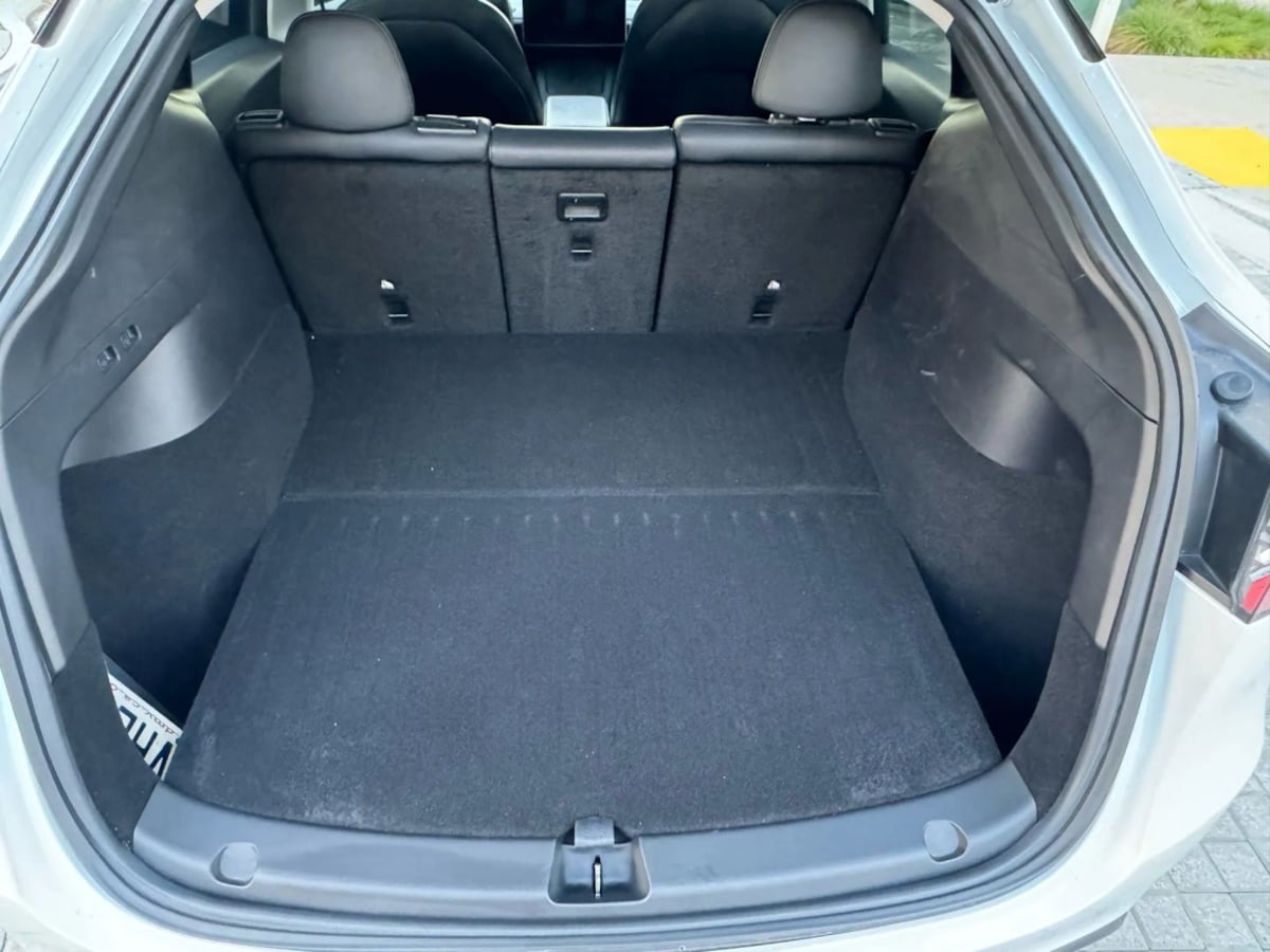 2022 Tesla Model Y Long Range photo 28