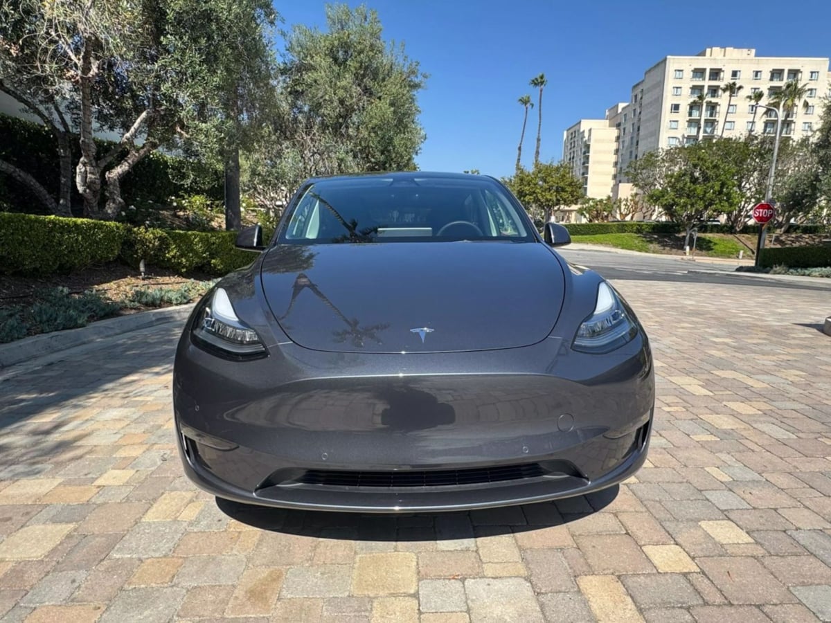 2022 Tesla Model Y Long Range photo 2