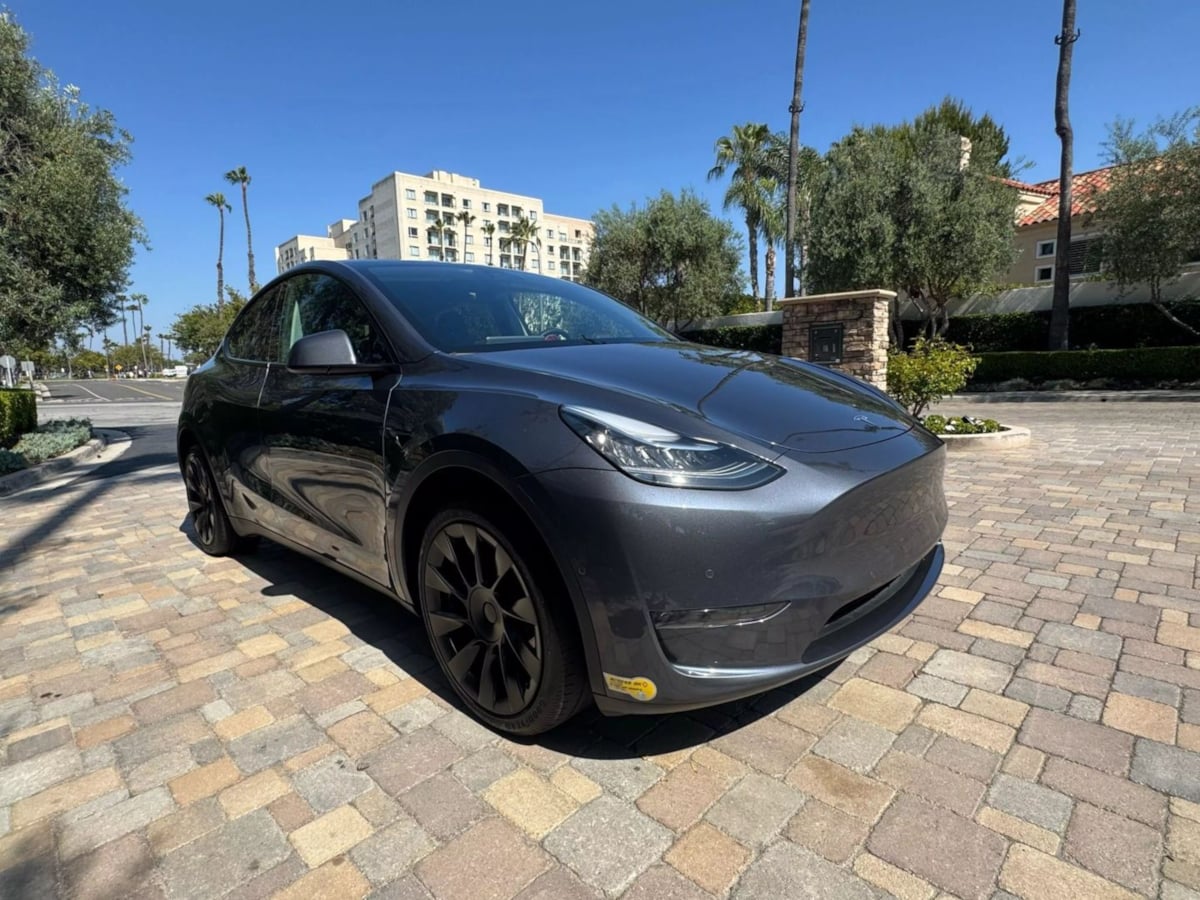 2022 Tesla Model Y Long Range photo 3