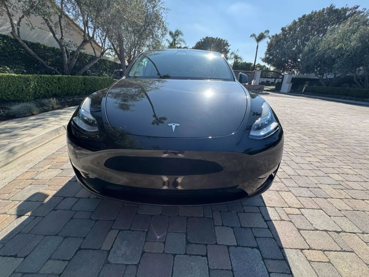 2022 Tesla Model Y Long Range photo 2