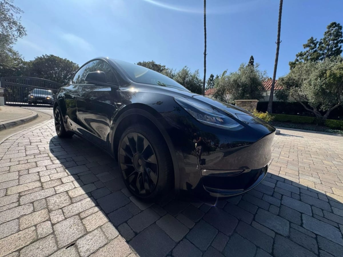 2022 Tesla Model Y Long Range photo 3
