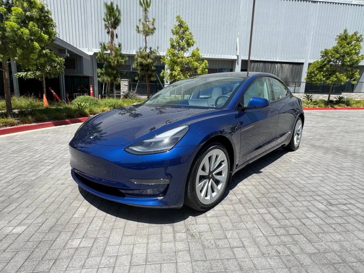 2022 Tesla Model 3 Long Range photo 2