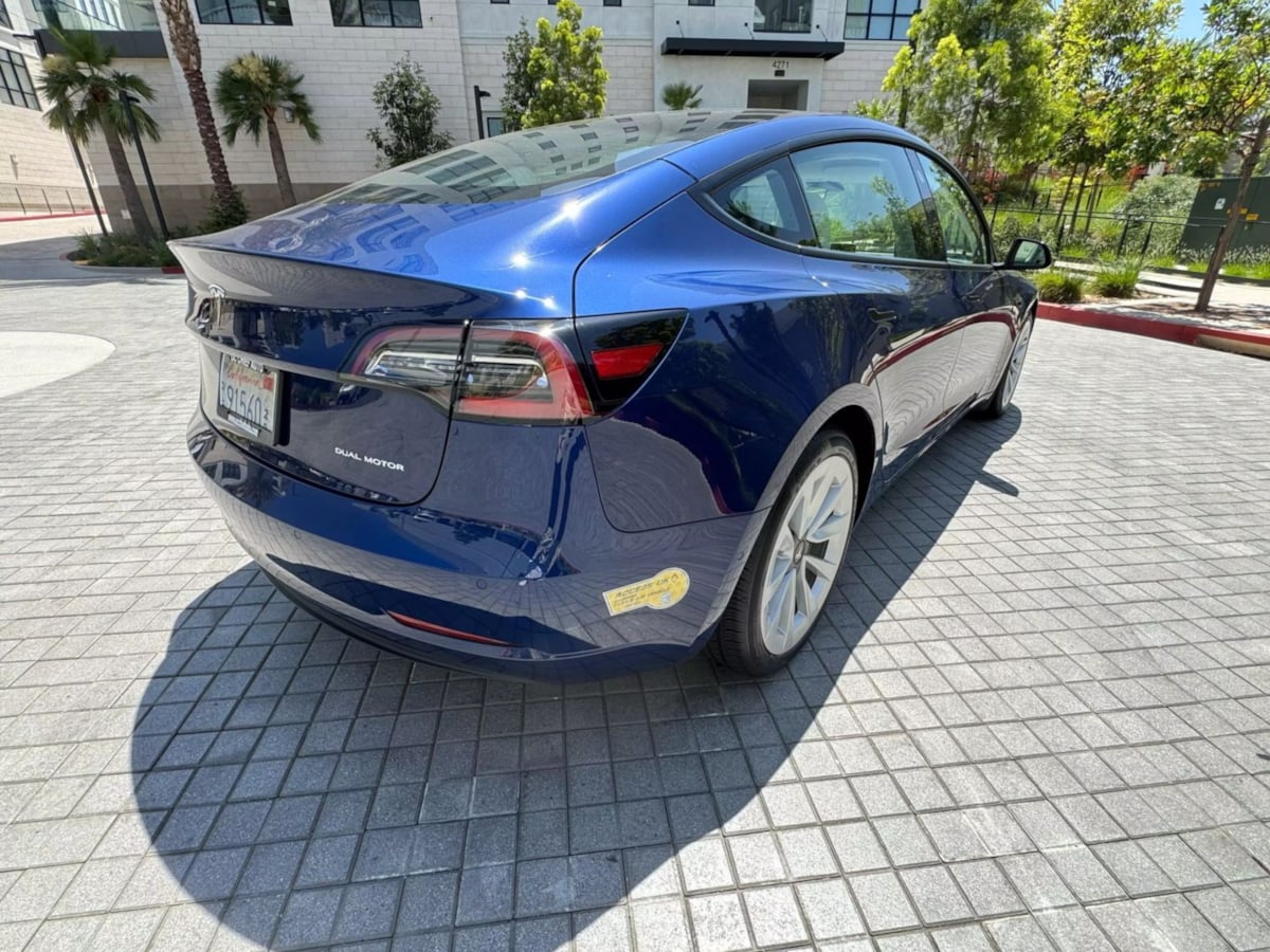 2022 Tesla Model 3 Long Range photo 4