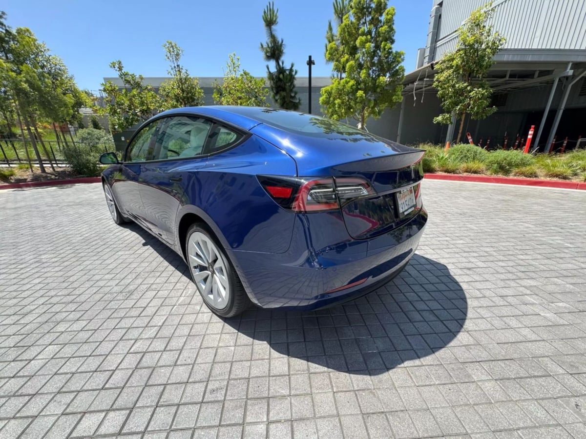 2022 Tesla Model 3 Long Range photo 5