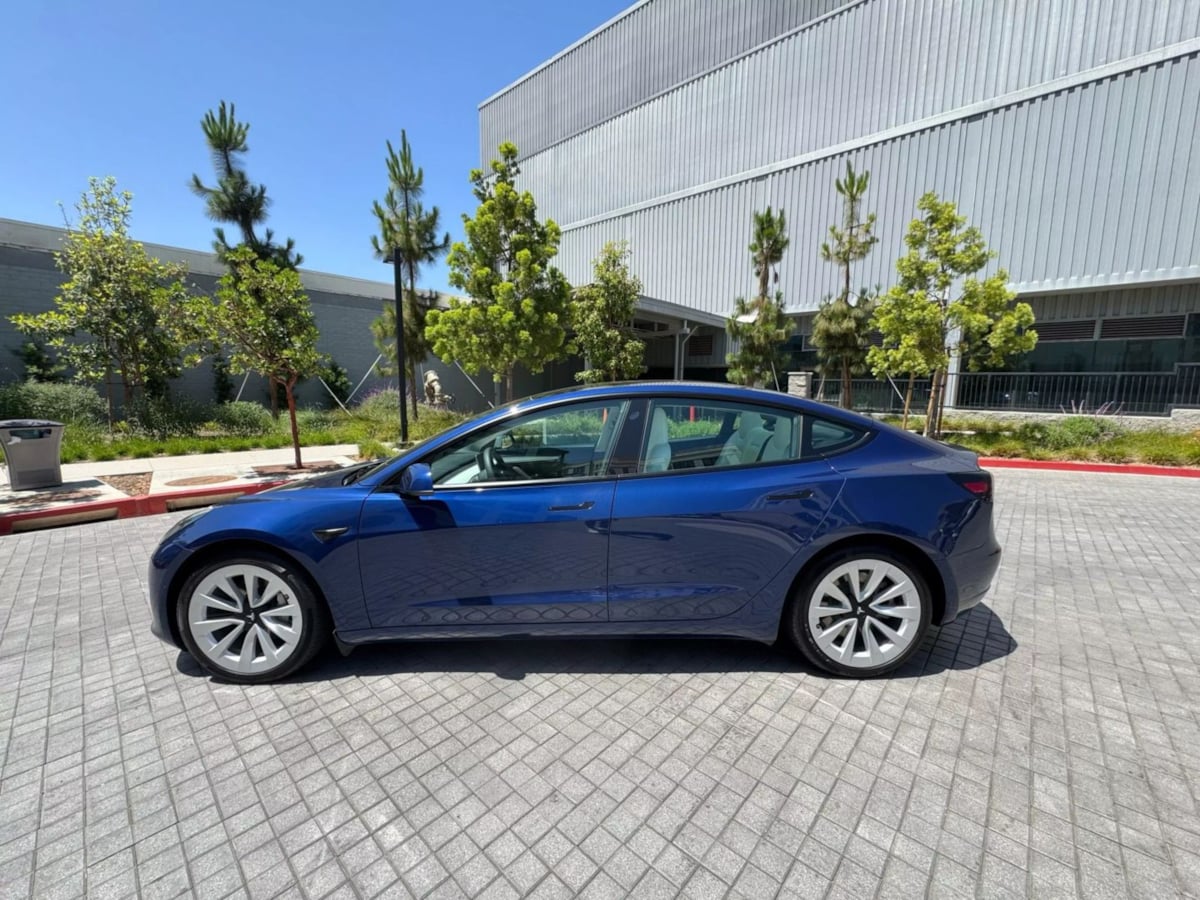 2022 Tesla Model 3 Long Range photo 8