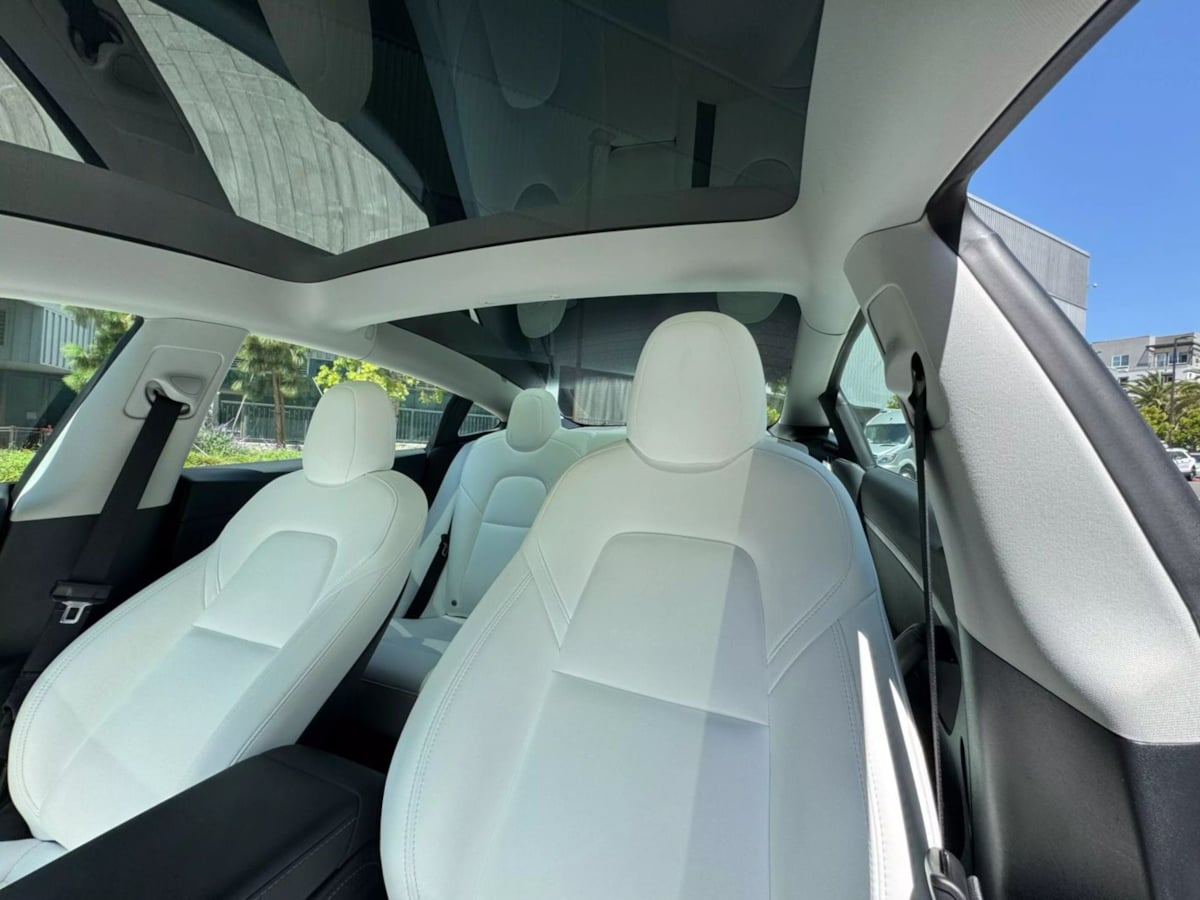 2022 Tesla Model 3 Long Range photo 9
