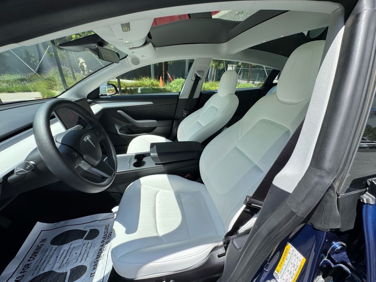 2022 Tesla Model 3 Long Range photo 10
