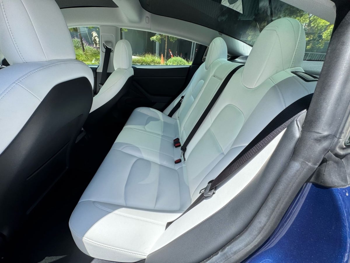 2022 Tesla Model 3 Long Range photo 11