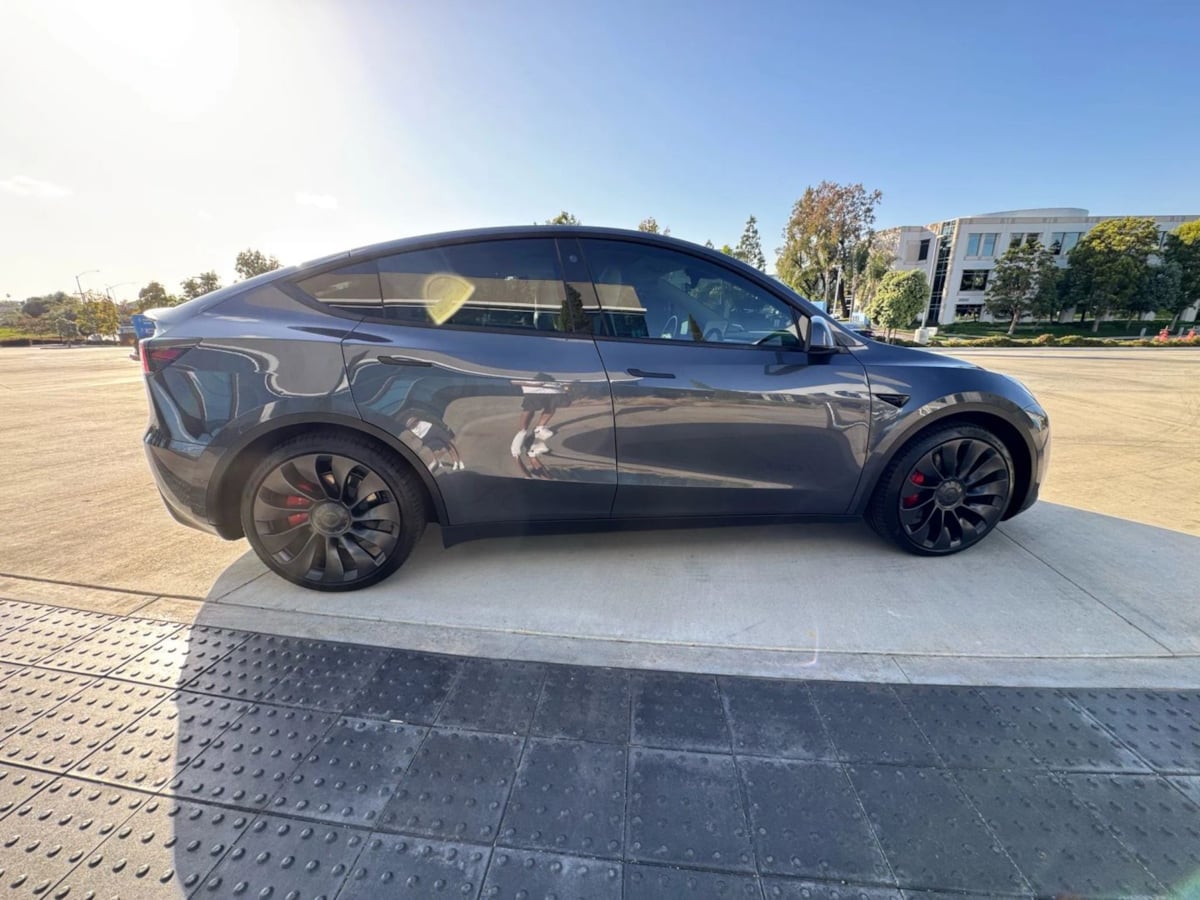 2022 Tesla Model Y Performance photo 8