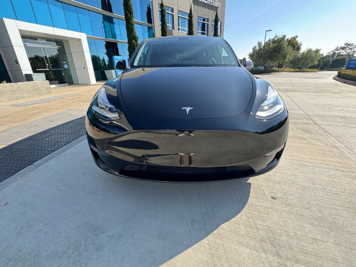 2022 Tesla Model Y Long Range photo 2