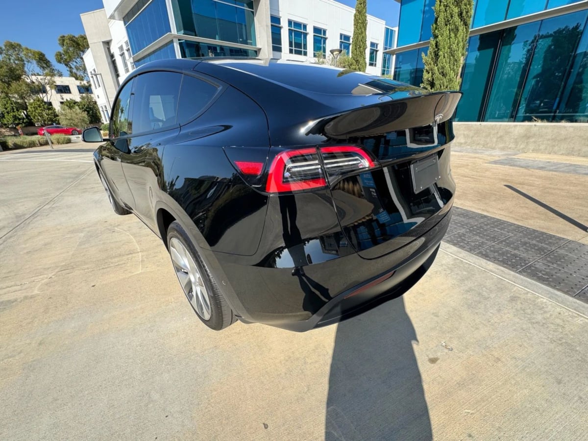 2022 Tesla Model Y Long Range photo 6