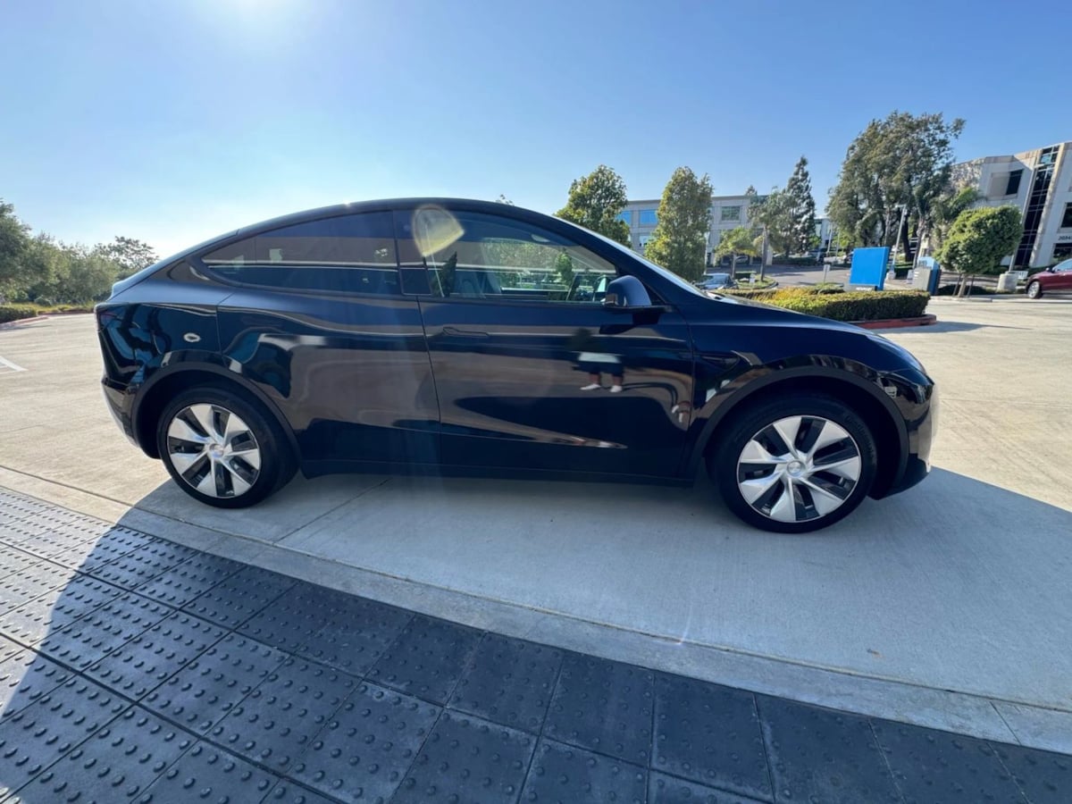 2022 Tesla Model Y Long Range photo 7