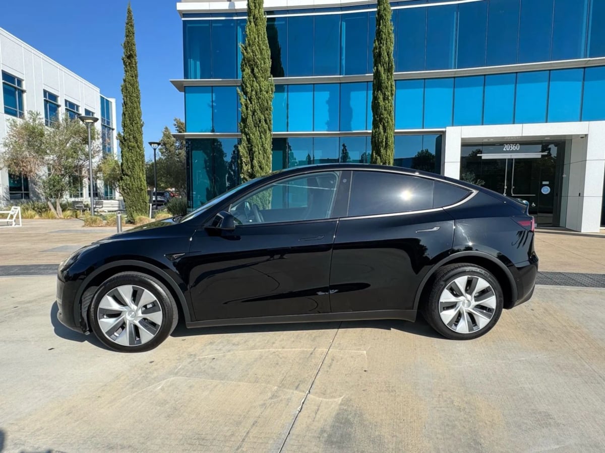 2022 Tesla Model Y Long Range photo 8