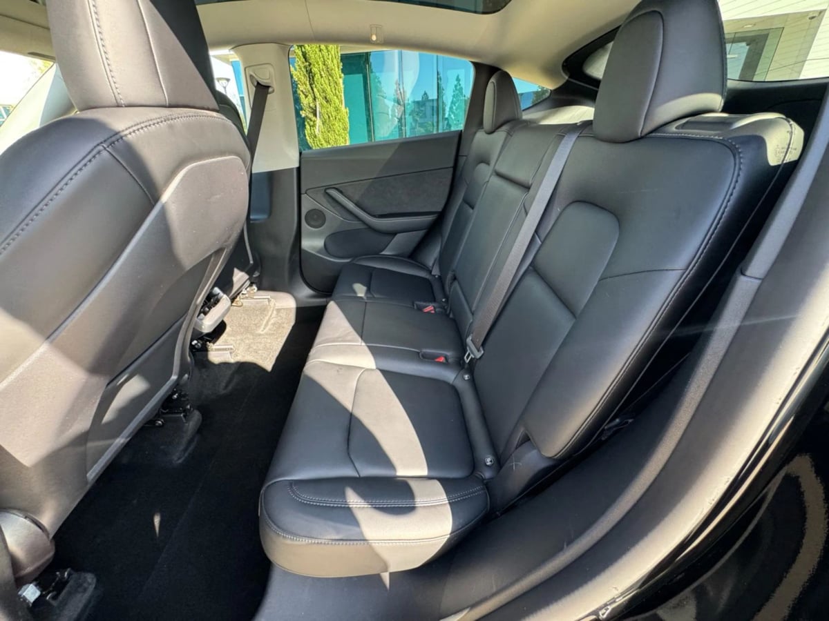 2022 Tesla Model Y Long Range photo 11