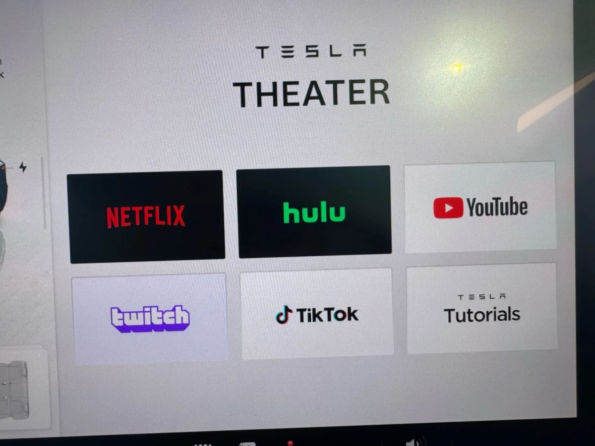 2022 Tesla Model Y Long Range photo 19