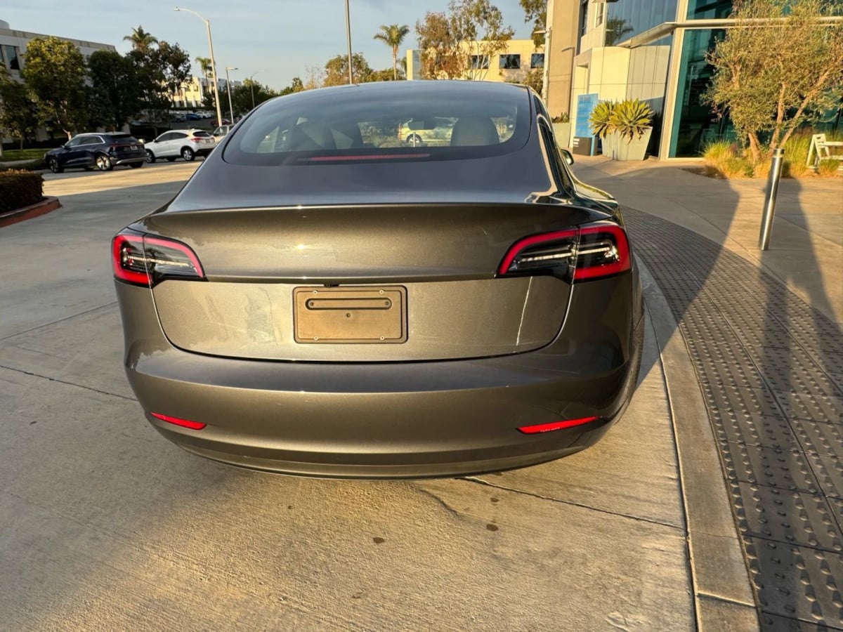 2023 Tesla Model 3 photo 4
