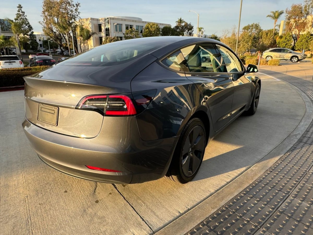 2023 Tesla Model 3 photo 5