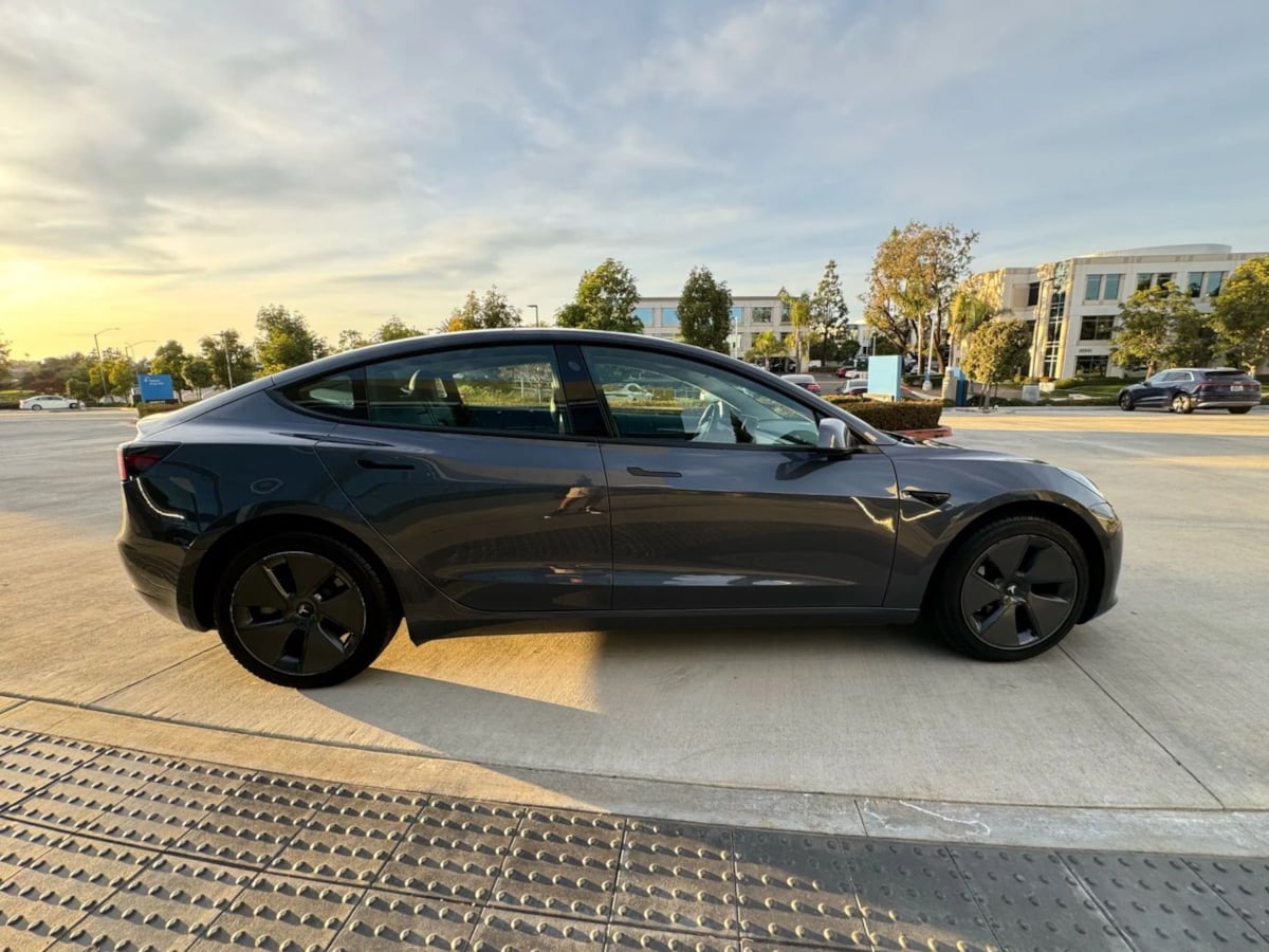 2023 Tesla Model 3 photo 6
