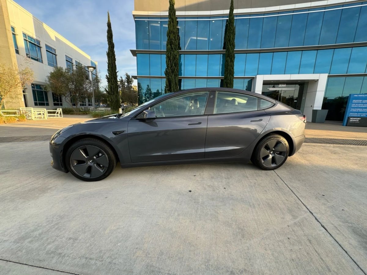 2023 Tesla Model 3 photo 7