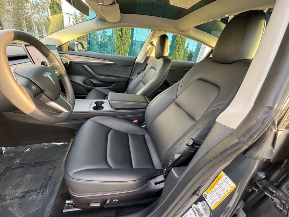 2023 Tesla Model 3 photo 9