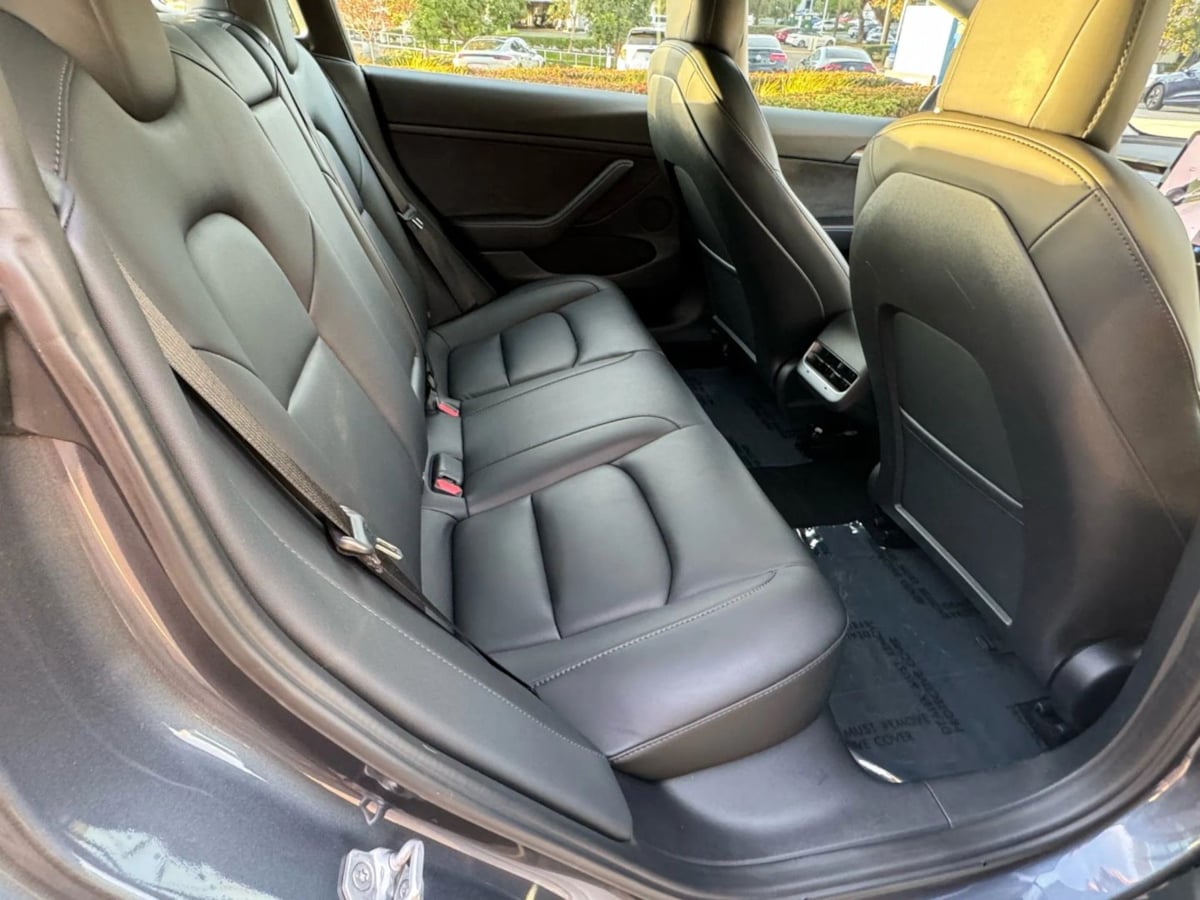 2023 Tesla Model 3 photo 11