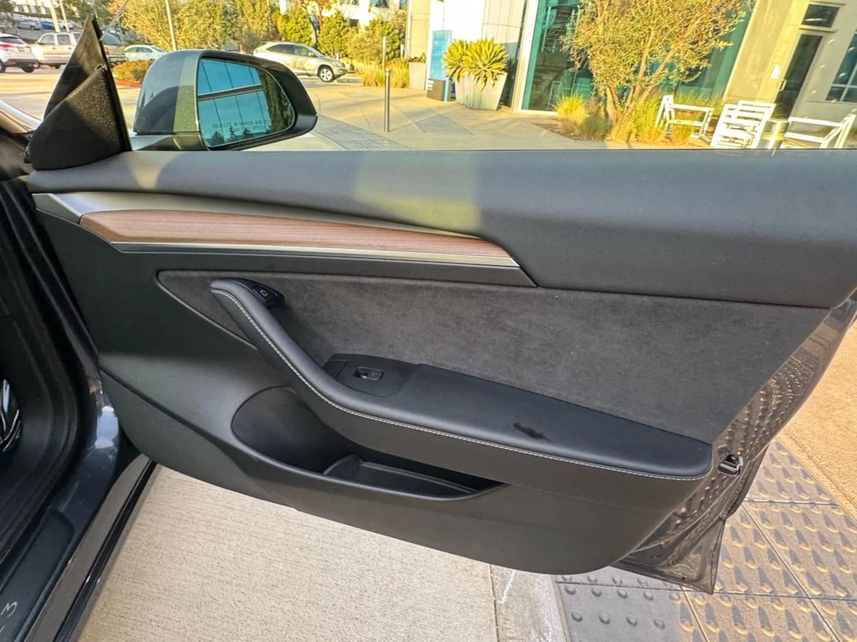 2023 Tesla Model 3 photo 17