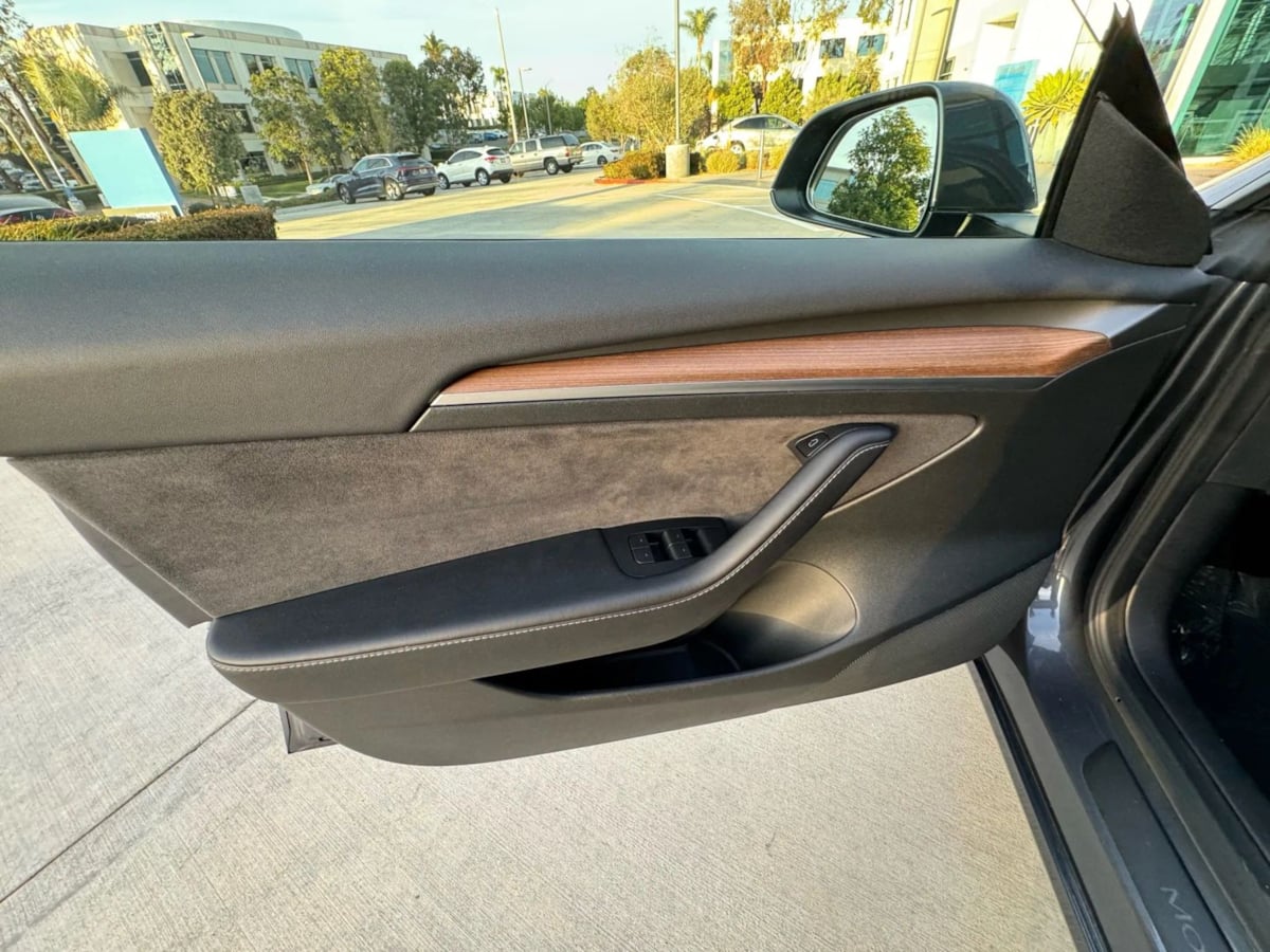 2023 Tesla Model 3 photo 18