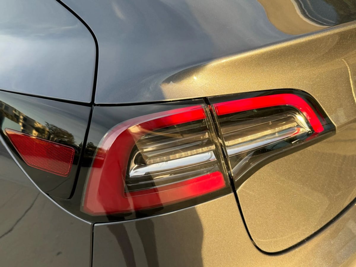 2023 Tesla Model 3 photo 25