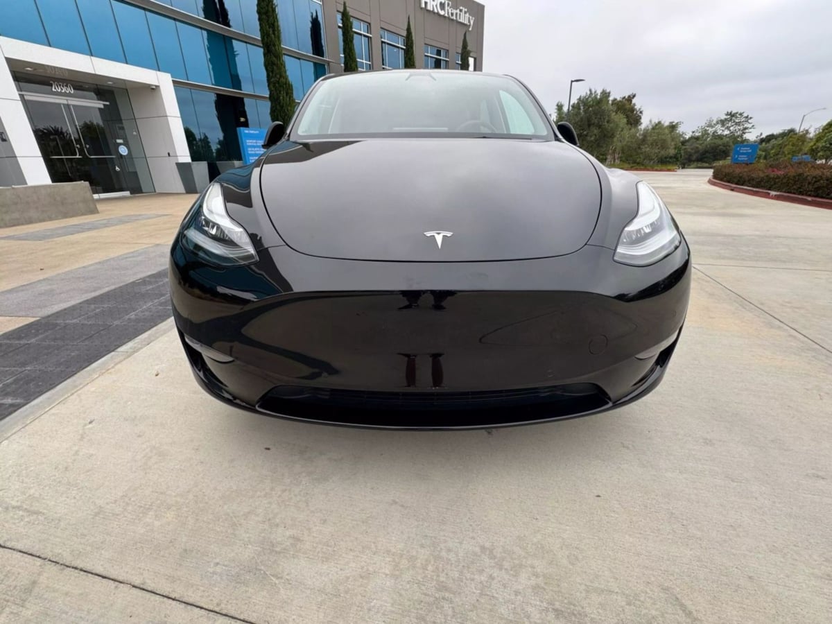 2022 Tesla Model Y Long Range photo 2