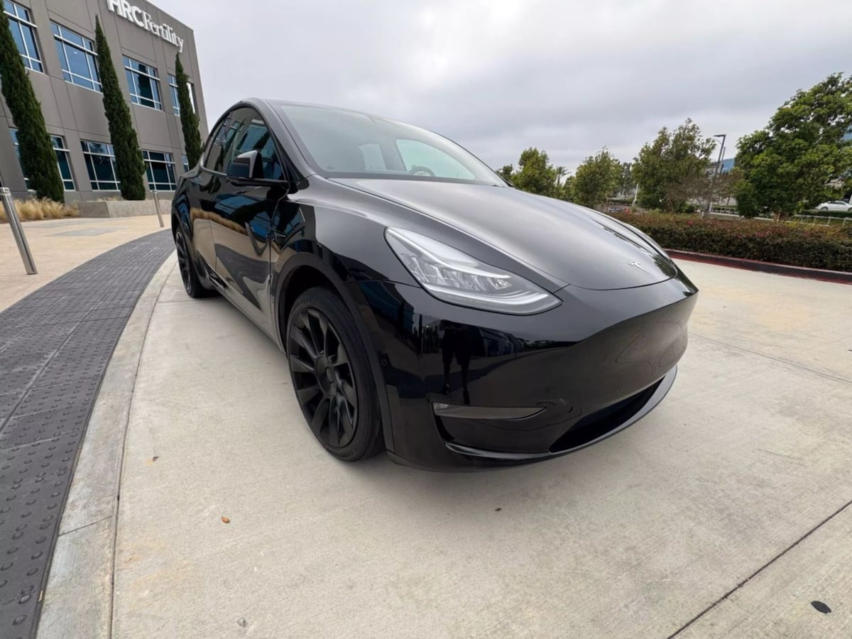 2022 Tesla Model Y Long Range photo 3