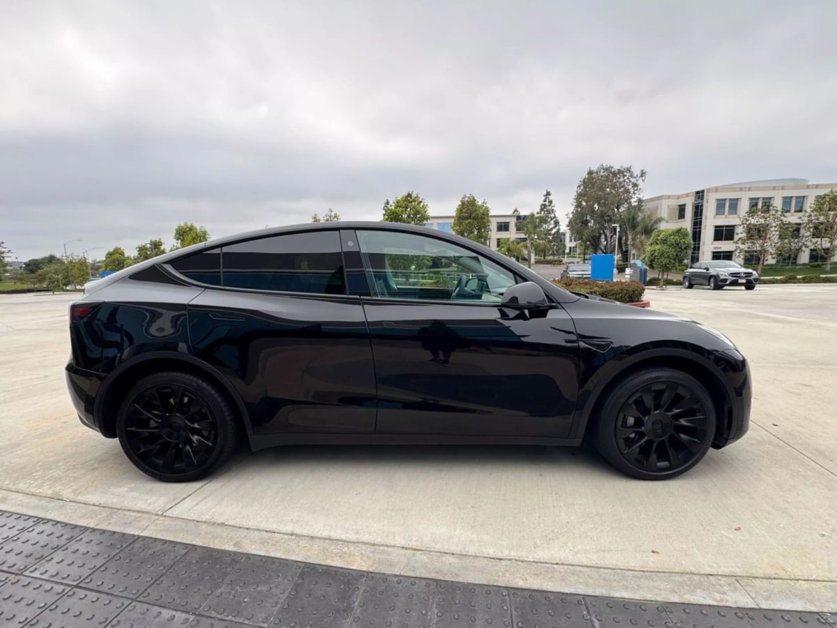 2022 Tesla Model Y Long Range photo 6