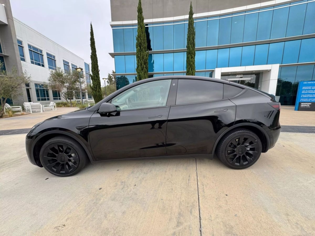 2022 Tesla Model Y Long Range photo 7