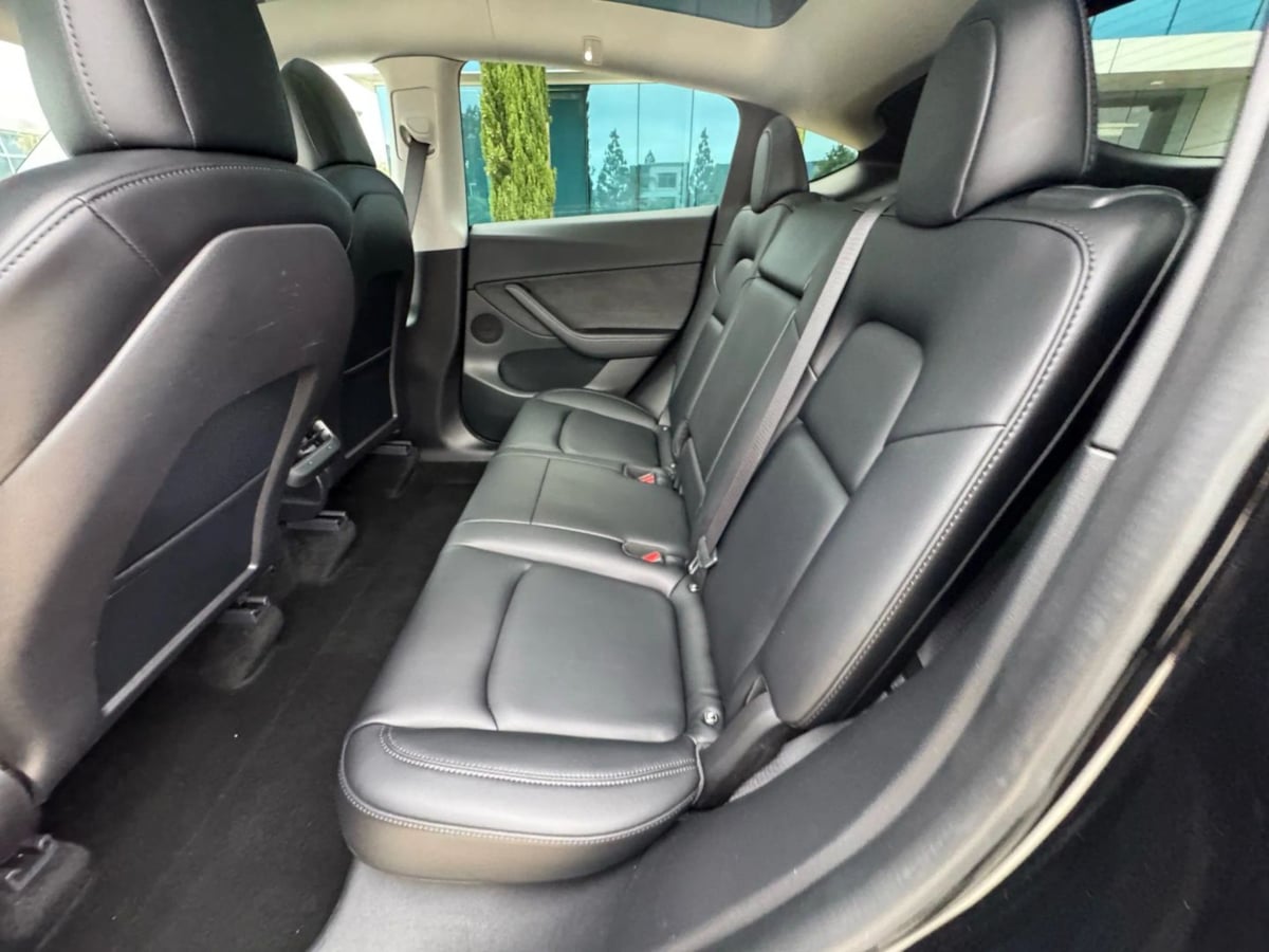 2022 Tesla Model Y Long Range photo 9
